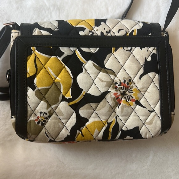 Vera Bradley floral Crossbody - Picture 3 of 7